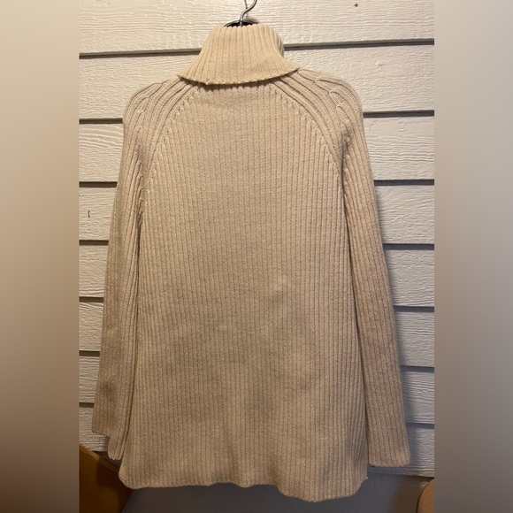 H&M Size Small Oatmeal Colored Ribbed Tunic Turtleneck - Picture 3 of 6